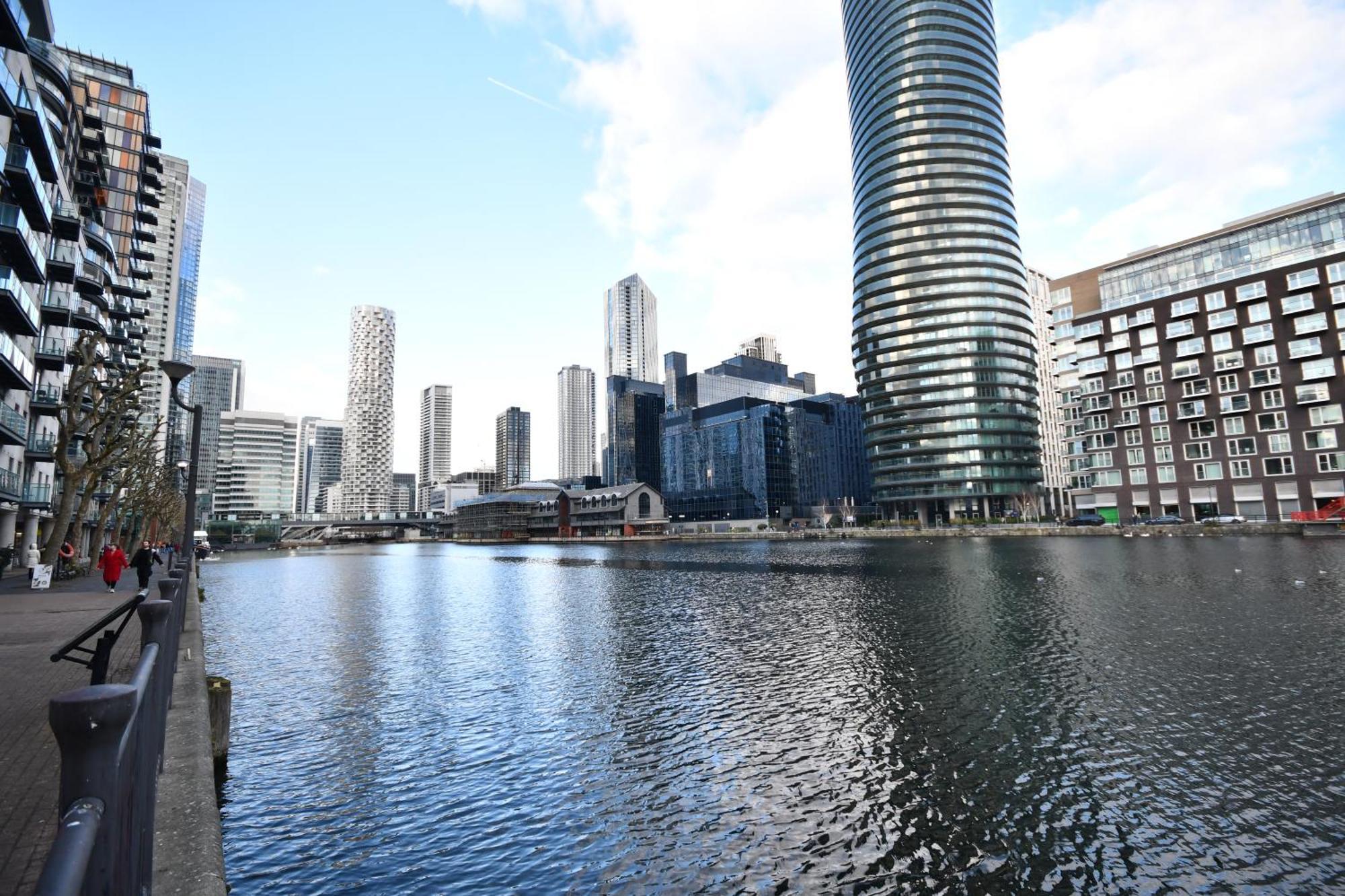 Comfortable 2 Bedroom Flat With Great View Near Canary Wharf * Londra