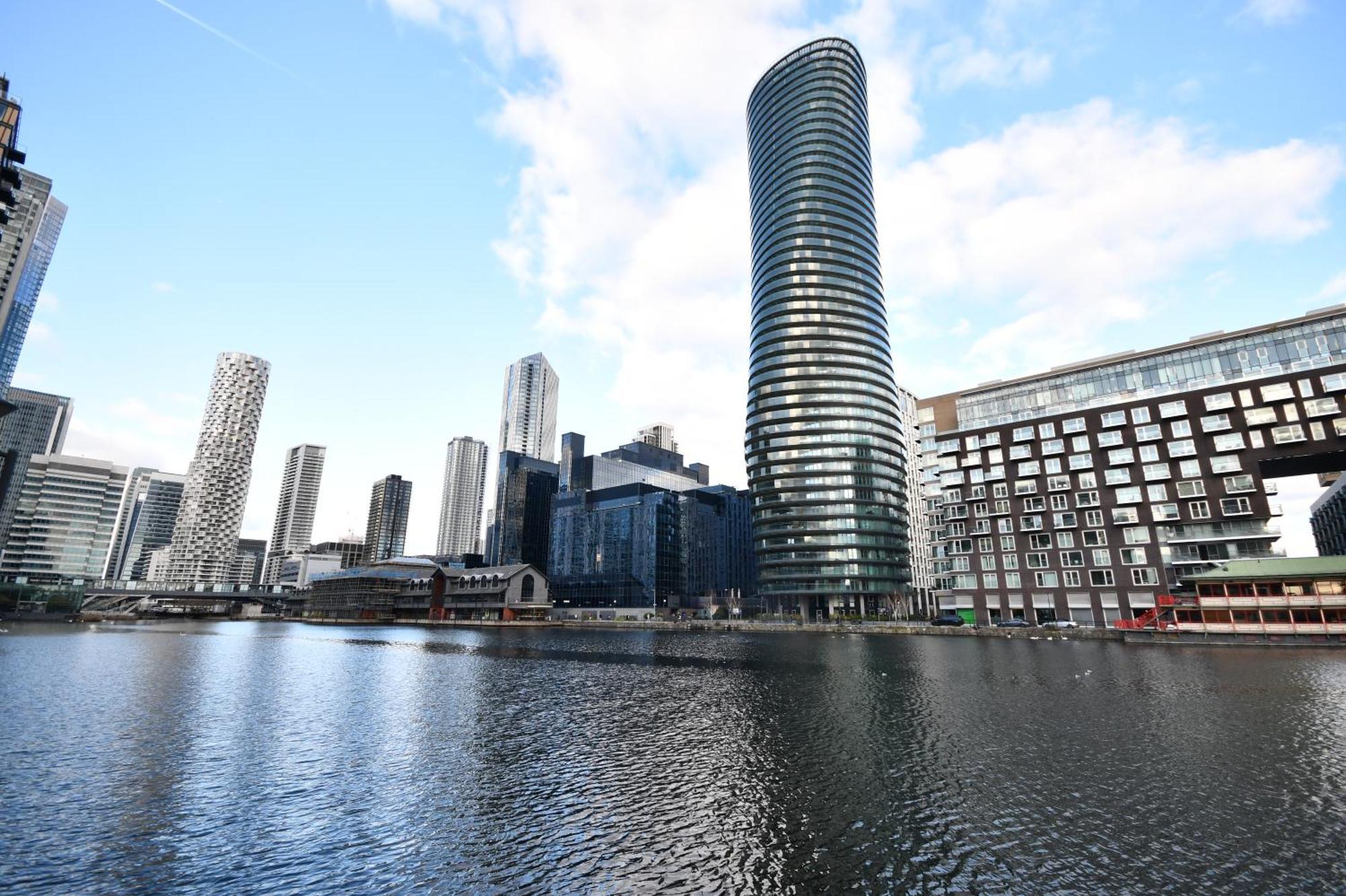 Comfortable 2 Bedroom Flat With Great View Near Canary Wharf Londra